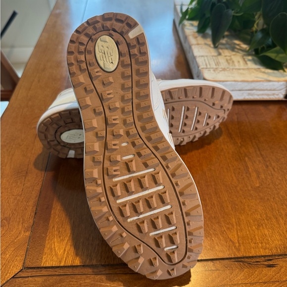 New Balance White and Cream golf shoes - Picture 9 of 9